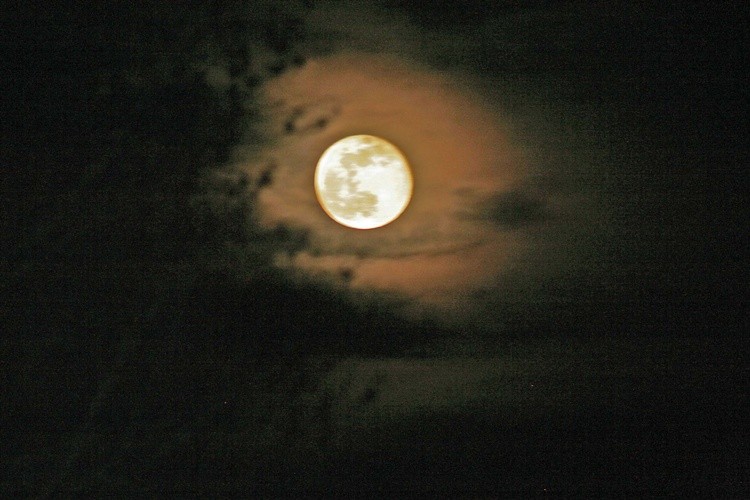 Full Moon April 8 2020