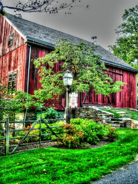 a barn qtown 1 tonemapped
