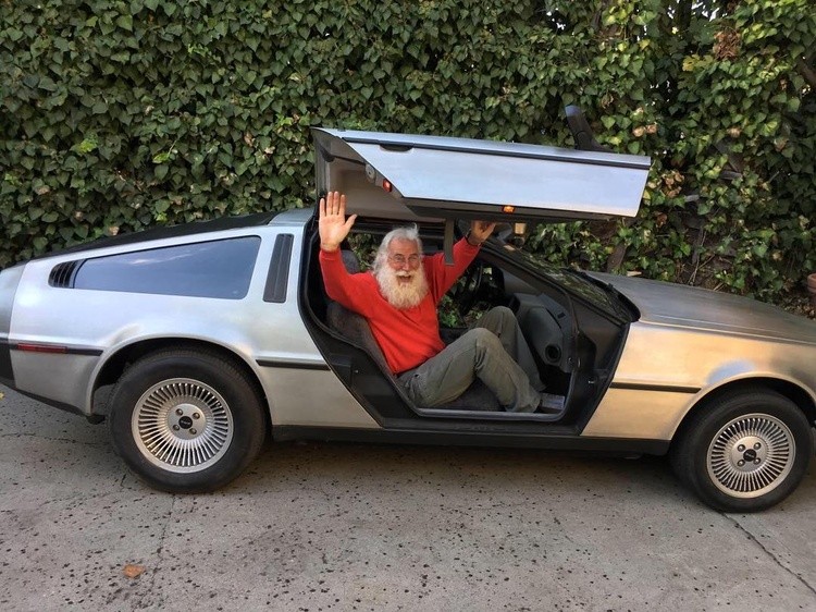 redsledsanta in car