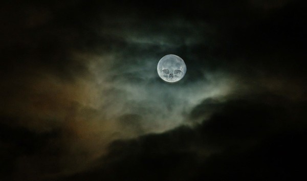 Lycanthropic moon