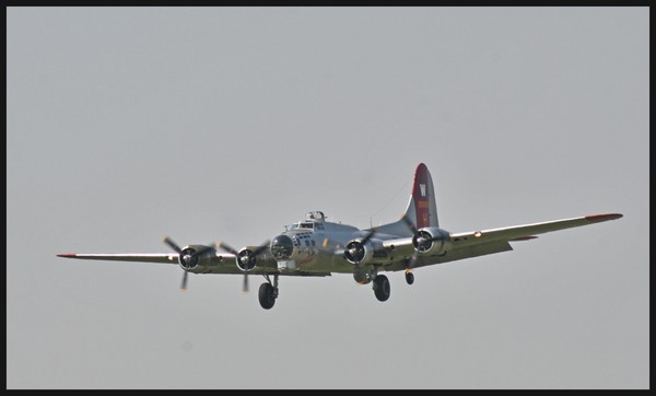 B-17 LANDING