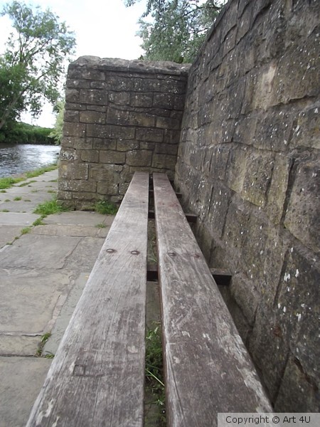 The.Old.Wooden.Bench