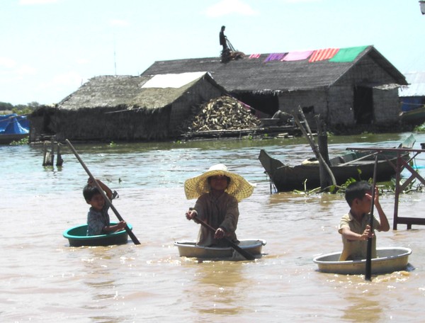 Cambodian Boat Children