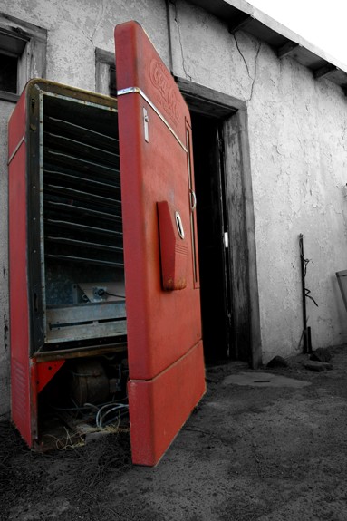 old-coke-machineAR