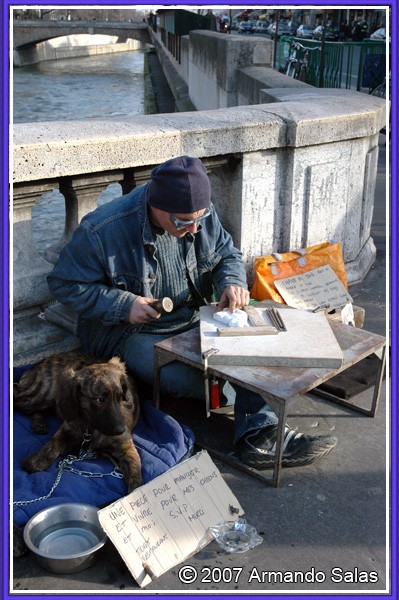 Street artist in Paris