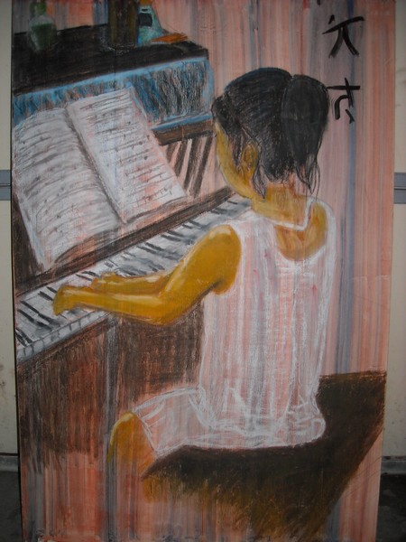 piano girl
