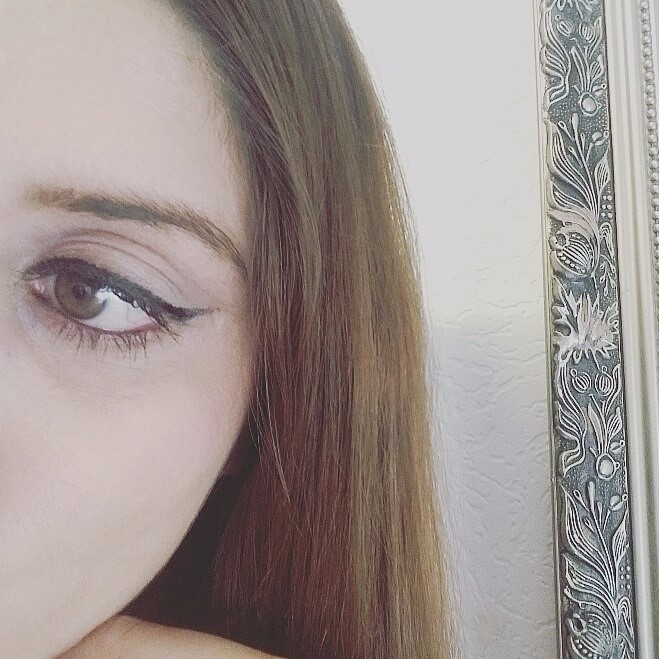 Hazel eyes selfie 