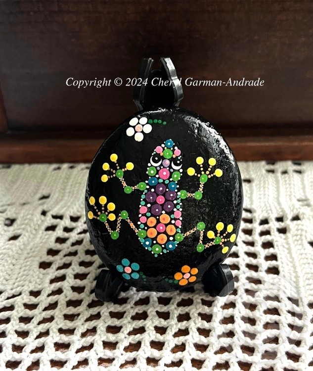 Yellow Toed Frog Dot Art River Stone 