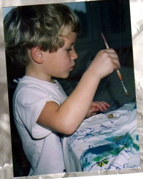 Sven is painting his first T Shirt