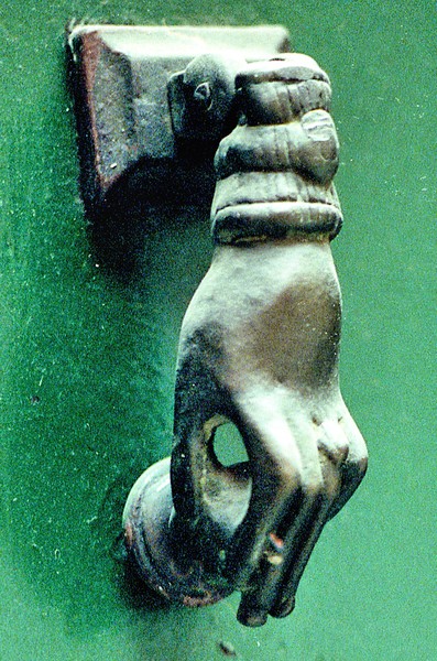 door knocker