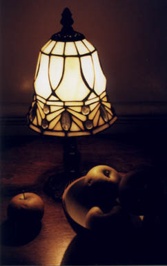 lamp & apples