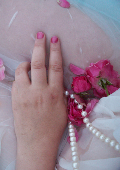 Roses & Pearls