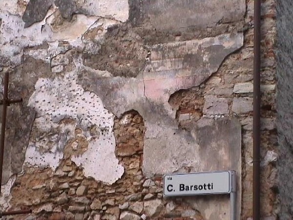 A Tuscan Wall