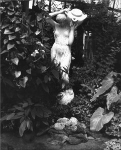 Statue in B&W
