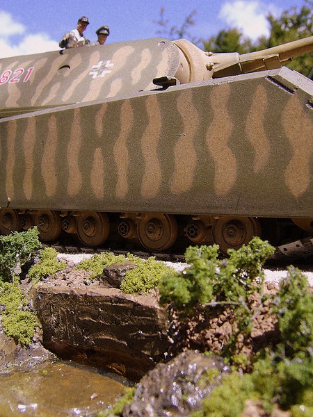 MAUS ON THE MOVE.[diorama]