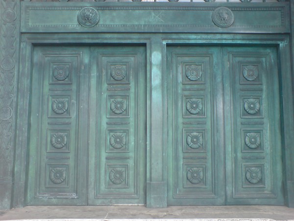 Doors, Close-up