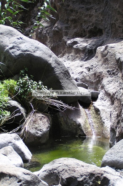 Stones and water 027