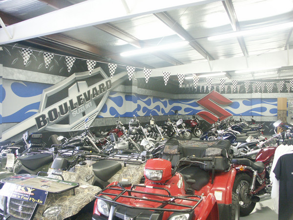 SUZUKI DEALERSHIP INSIDE