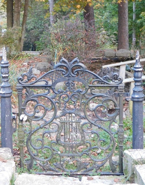 gate