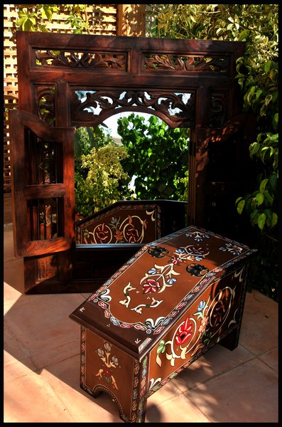 Hand-painted Moroccan shoe polish box