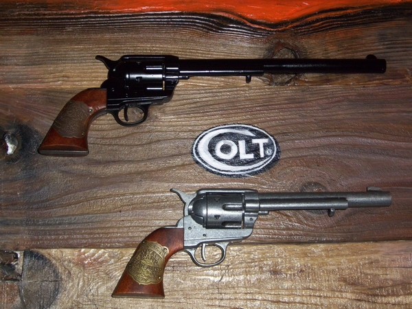 COLT GUNS ...  WYATT EARP