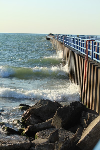 Waves Rolling