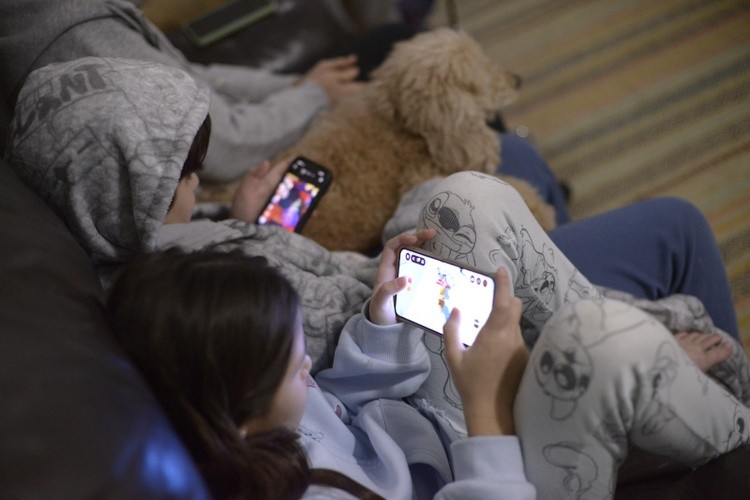 People in shelter - 2