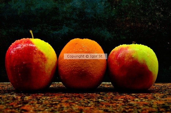  apple, orange