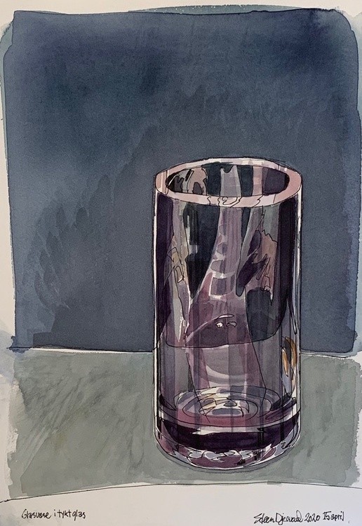 Vase of thick glass