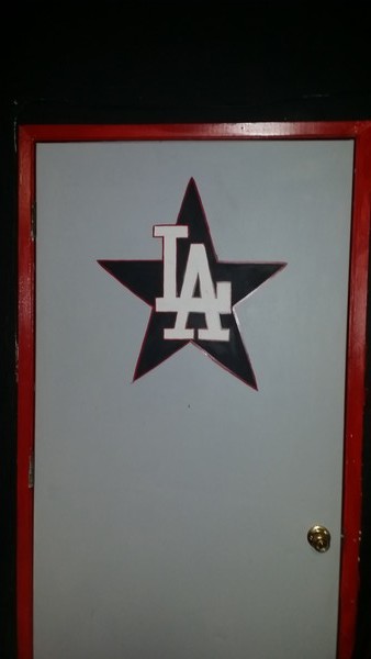 LA 