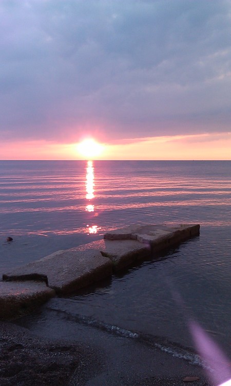 sun set in lorain ohio