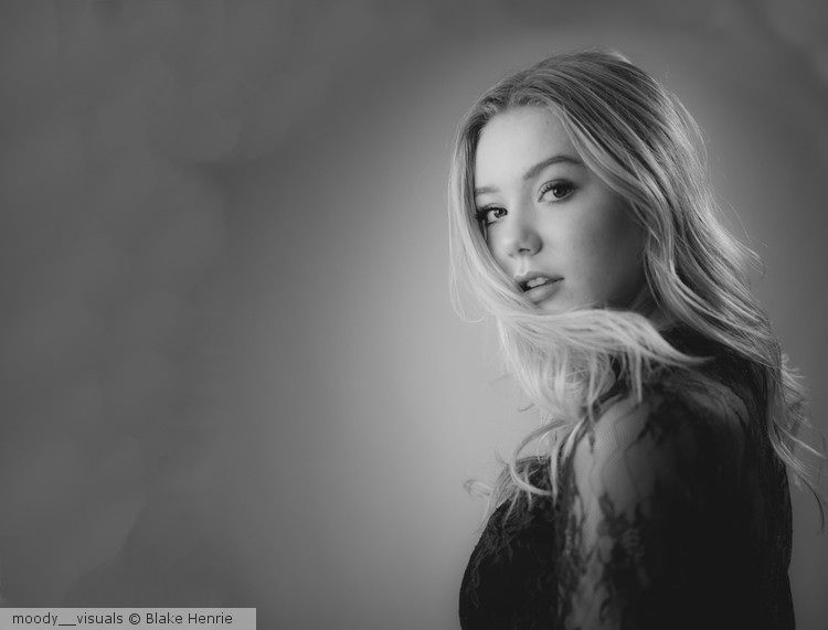 B&W