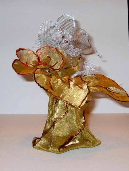 WIRE VASE