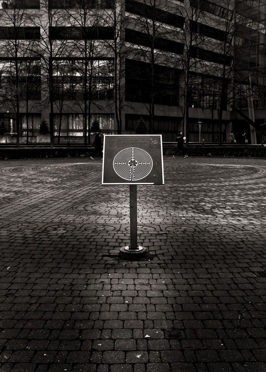 How To Navigate The Labyrinth No 1