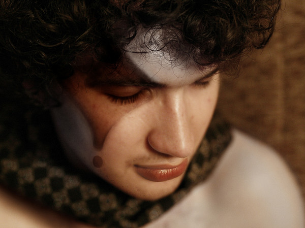 Pierrot's yellow tears away