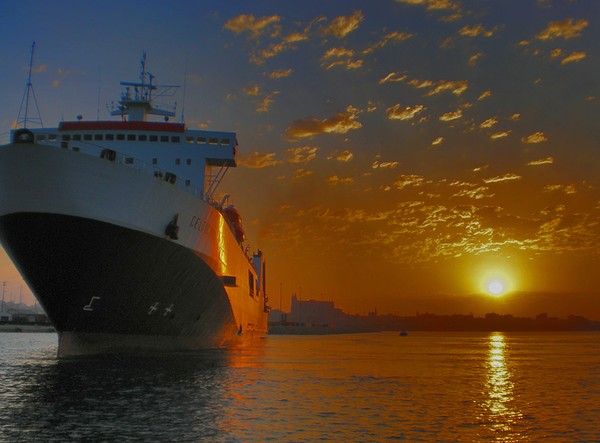 Sunrise in the port of Mallorca