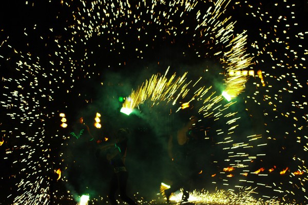 Dance with the rain of fire 13 (2009) paper