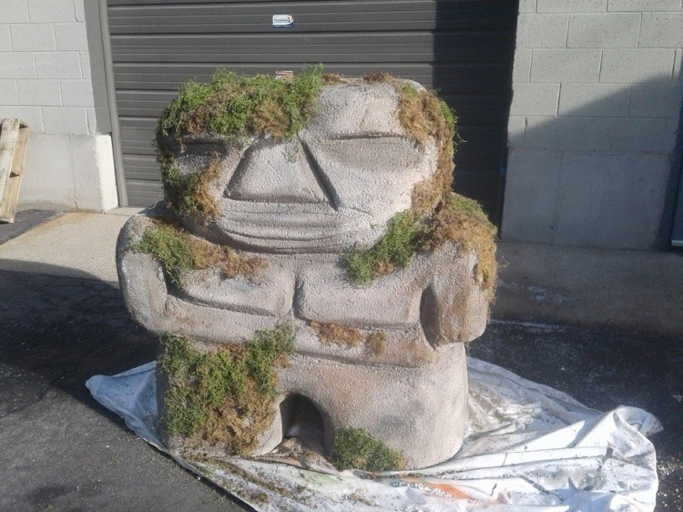 aztec statue