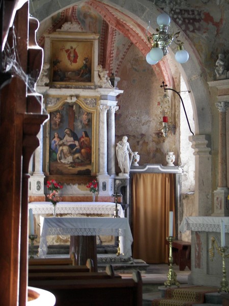 Church of sad mother devine - interior