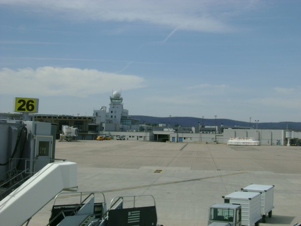 Gate 26-BDL