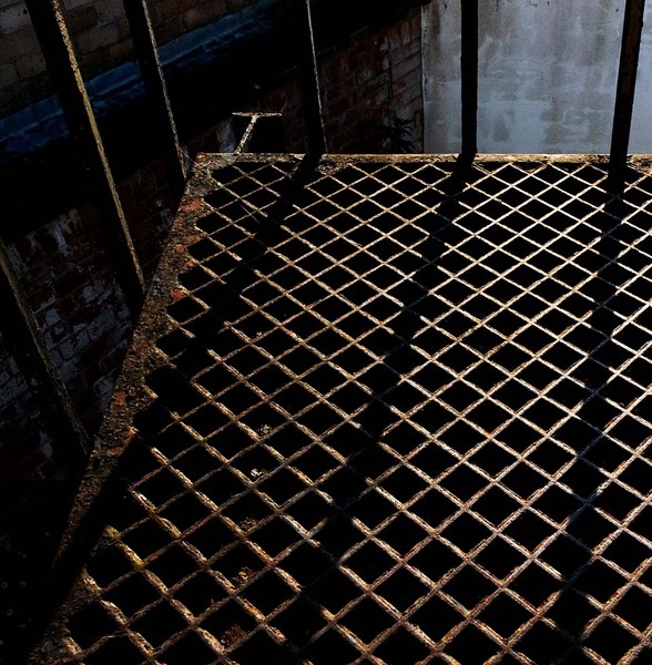 Rusty_fire_escape_