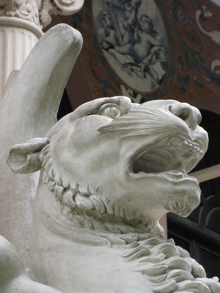 Roar