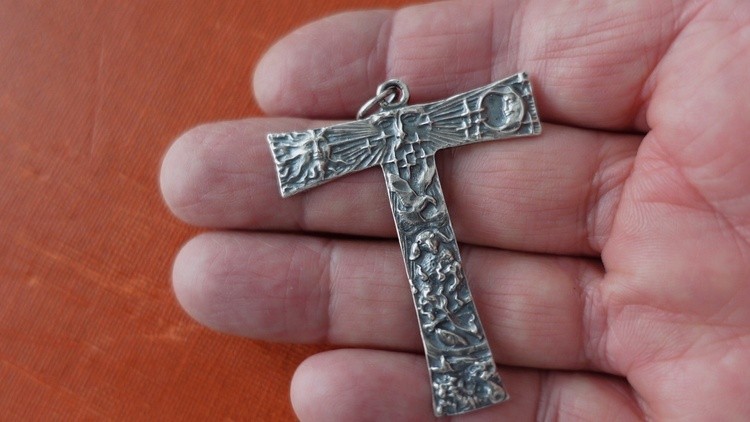 Tau Cross Contemporary desig by Gomolka Art Studio Line ETSY 