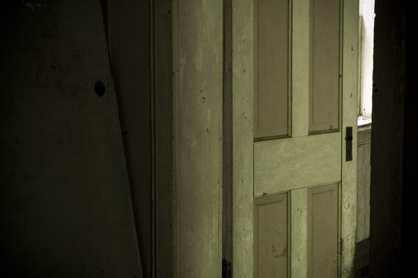 Skeptical Entrance