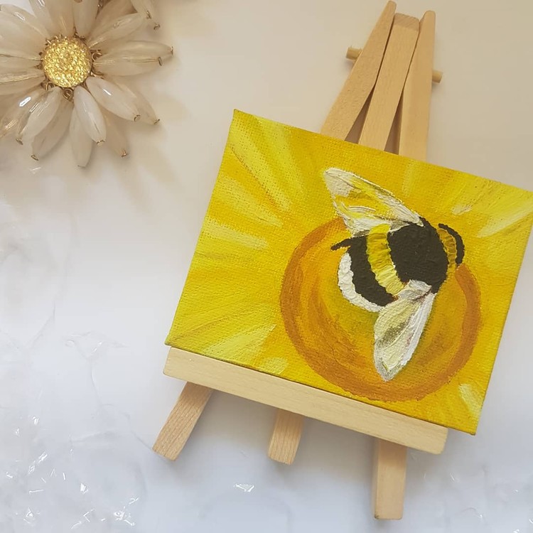 bumble bee and flower