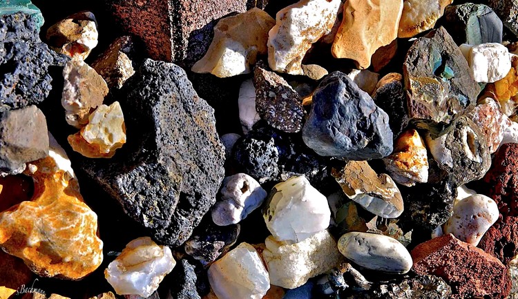 Collage of Icelandic stones.