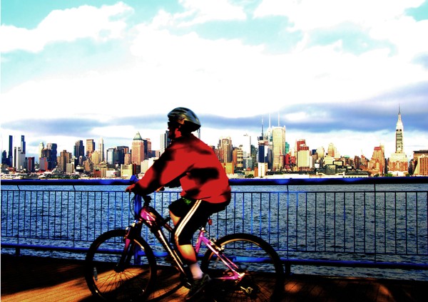 BIKE RIDE ALONG THE HUDSON