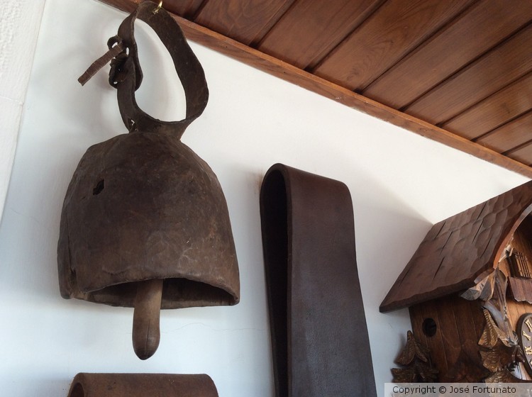 Cowbell ( Masai tribe,Tanzanie )
