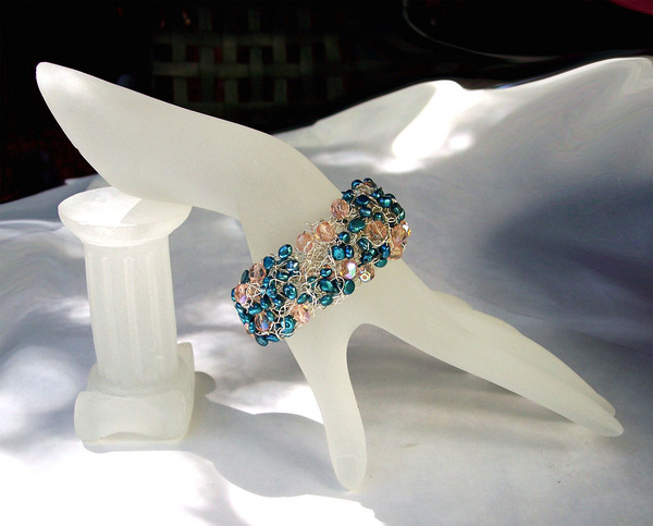 Fresh water pearls and crystal bracelet
