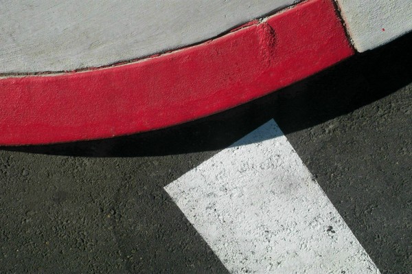 Red Curb - White Line
